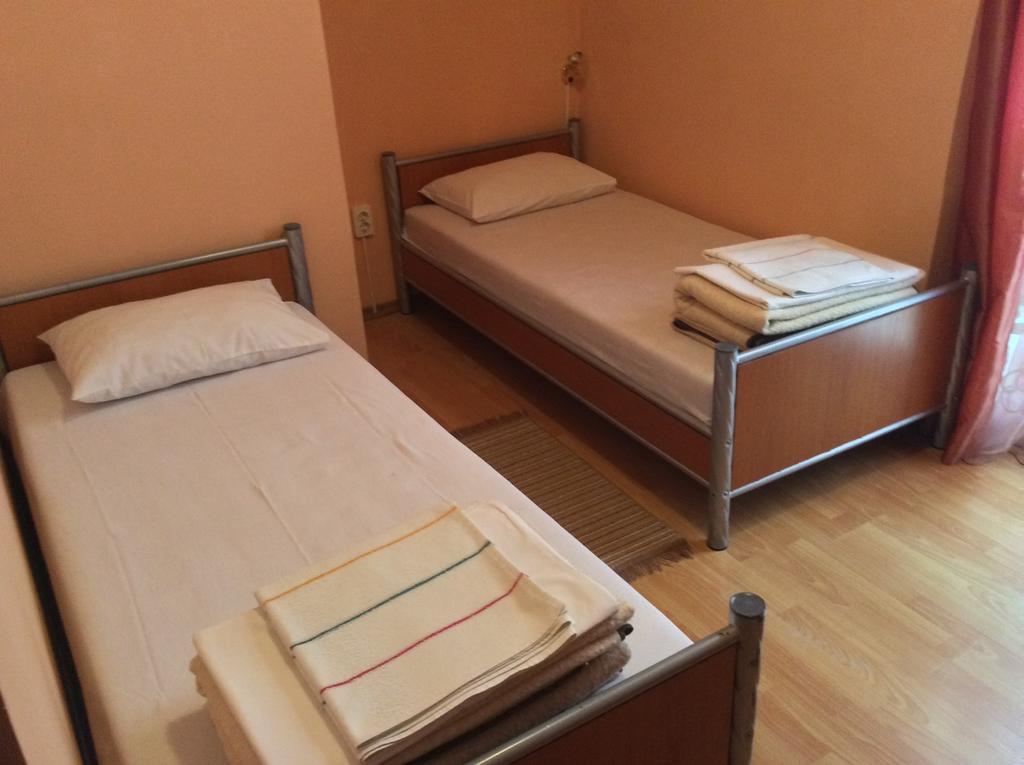 National Hotel Ruse Quarto foto