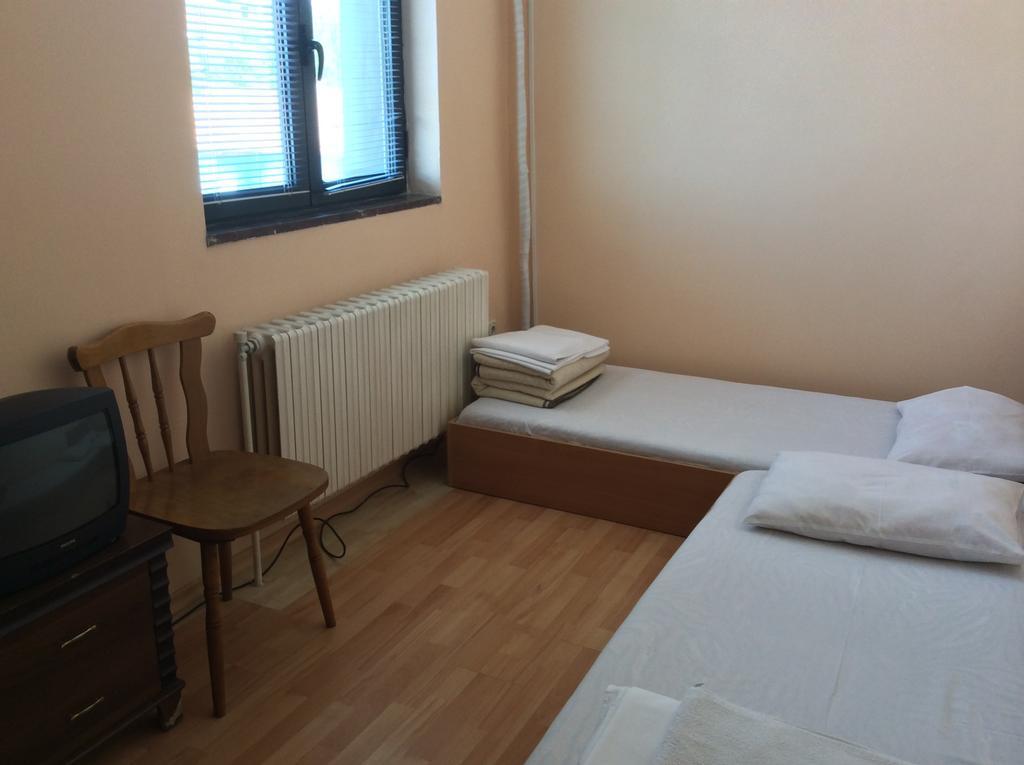 National Hotel Ruse Quarto foto