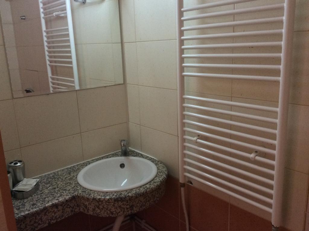 National Hotel Ruse Quarto foto