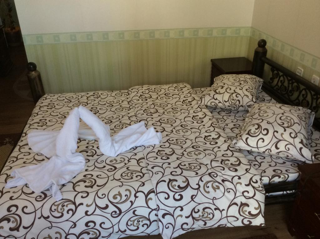 National Hotel Ruse Quarto foto
