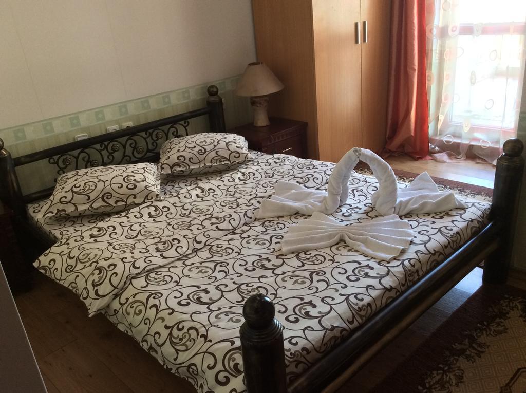 National Hotel Ruse Quarto foto